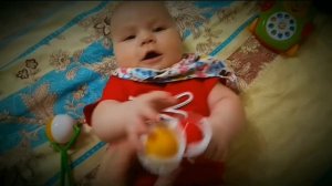 Развитие ребенка в 4 месяца: что должен уметь, рост, вес и физическое развитие