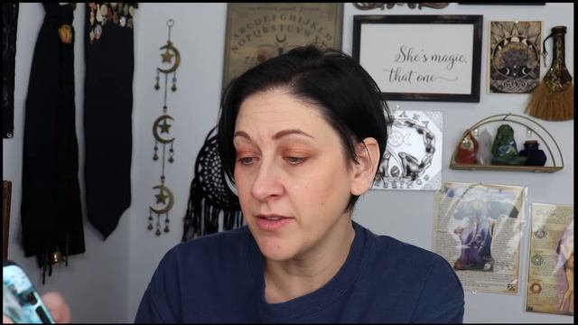 The Arcana of Astrology Oracle Deck Unboxing смотреть онлайн