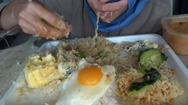 I EAT A LOT AND VERY FATTY FOOD - DAY 5 смотреть онлайн