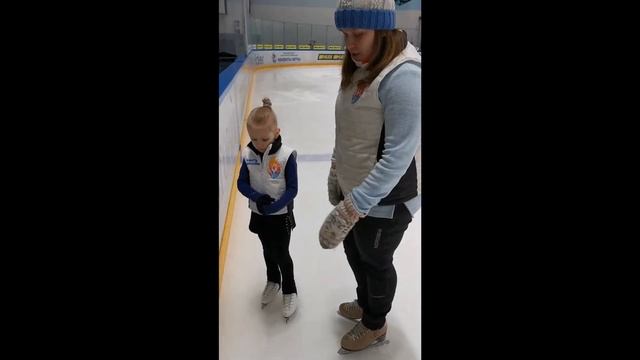 Экипировка и первые шаги на коньках смотреть онлайн