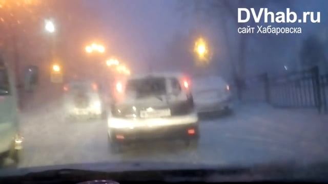 Пробки в Хабаровске из за снегопада смотреть онлайн