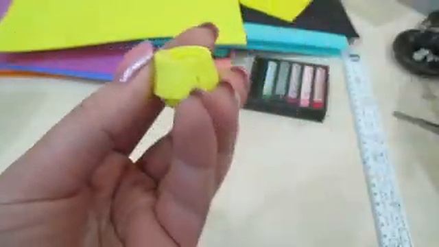 РОМАШКА ИЗ ФОАМИРАНА. Искусственные цветы своими руками. смотреть онлайн