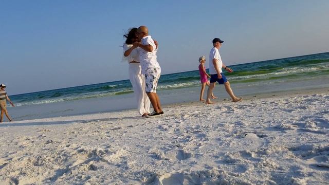 Bachata in the beach. смотреть онлайн