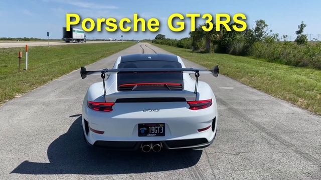 This Short Video Will Convince You to Buy a Porsche GT3 RS смотреть онлайн