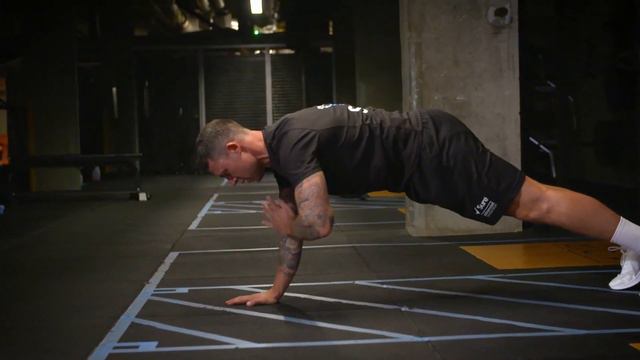 Sure Advanced Protection | Home Workout with Wayne Bridge | Stamina смотреть онлайн