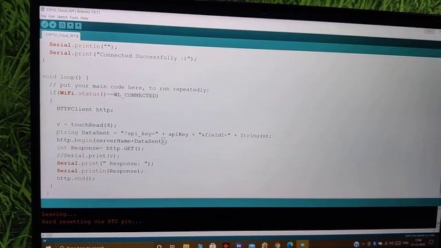 ESP32 | Sending data over Cloud API смотреть онлайн