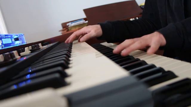 Trying out the HX3 Hammond Module смотреть онлайн