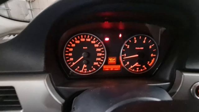 БМВ Е90 как проверить уровень масла. смотреть онлайн