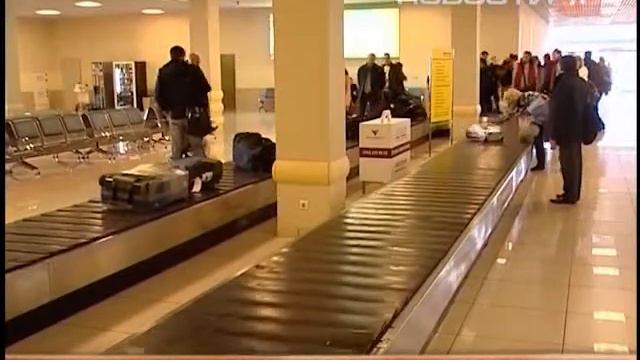 Взять с собой в полет теперь можно и духи, и крем, и... смотреть онлайн