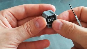 Как разобрать электрический разъём (фишку) Тойоты Ярис