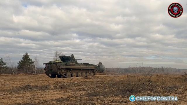 Боевая подготовка экипажей модернизированных разведывательных машин БРМ-1КМ ЦВО в тыловом районе СВО смотреть онлайн