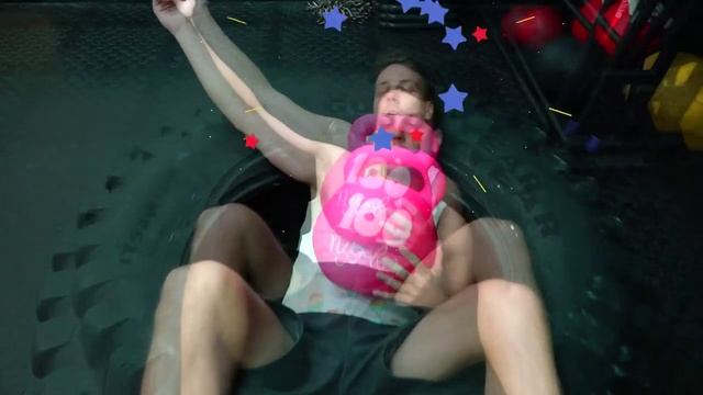 Bad Baby crying in GYM - Funny Baby Prank! - Family Fun Kids Pretend Play смотреть онлайн