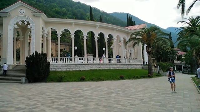 4ч.#Гагра. Спуск с горы. Колоннада. Обзор отеля. (Лоза).?️⛲??#абхазия смотреть онлайн