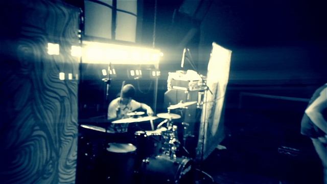 Main-de-Gloire-In The Darkness(Music Live Video) смотреть онлайн