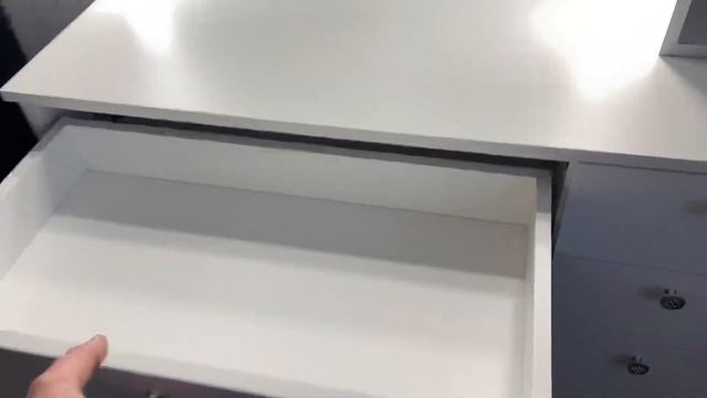 Гримерный стол смотреть онлайн