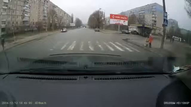 Водитель молодец Защитил детей!!!! смотреть онлайн