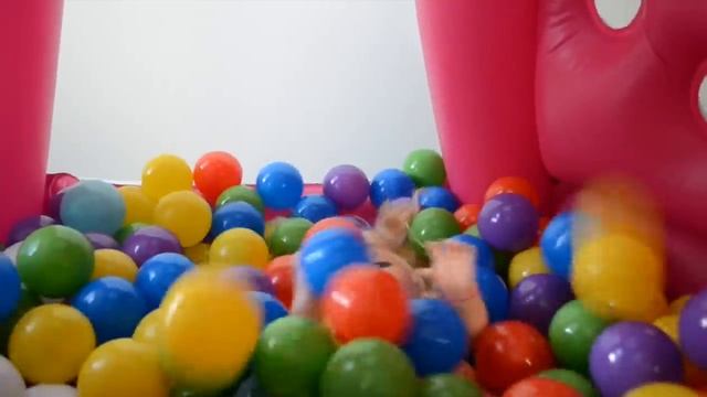 Baby Alive Minha Boneca Na Piscina De Bolinhas Da Frozen!!! [Parte 12] Em Portugues Totoy
