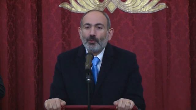 Азербайджанский провокатор проник на встречу с премьер-министром Армении Николом Пашиняном смотреть онлайн