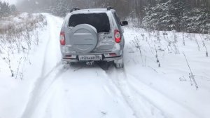 Проверяем проходимость на NIVA CHEVROLET 2013 vs 2015 в ледяную гору