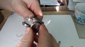 При повороте ключа клинит личинка центрального замка дверного Toyota Corolla E150 причина и ремонт!