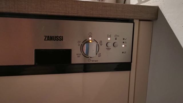 Zanussi Geschirrspüler Blinkcode? смотреть онлайн