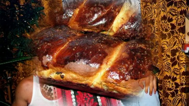 Alex De La Orastie Si Laura- La Multi Ani Maicuta Buna.avi