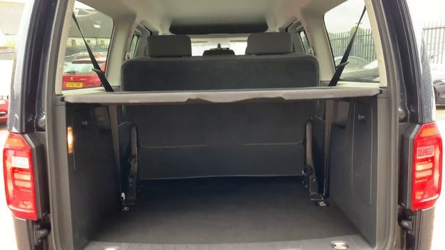 Volkswagen Caddy Maxi Life 2.0 TDI BlueMotion Tech DSG EU6 (s/s) 5dr смотреть онлайн