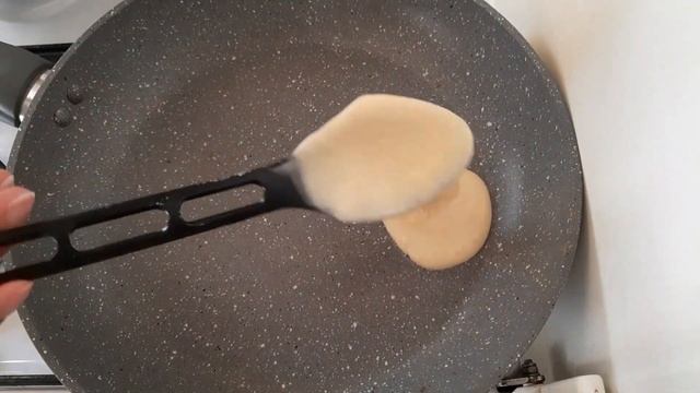 ВСЕГО 3 ИНГРЕДИЕНТА! ОЛАДЬИ НА СГУЩЕННОМ МОЛОКЕ! смотреть онлайн