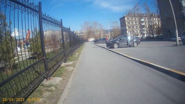 Видео за 25.04.2023 года еду в сторону машзавода вид задней камеры