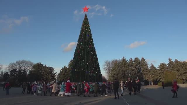 Предновогодние дни, 31 декабря 2021 года. смотреть онлайн