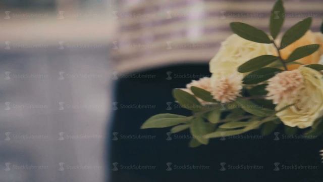 Florist. Flower shop. Drawing up bouquets Florist at work смотреть онлайн