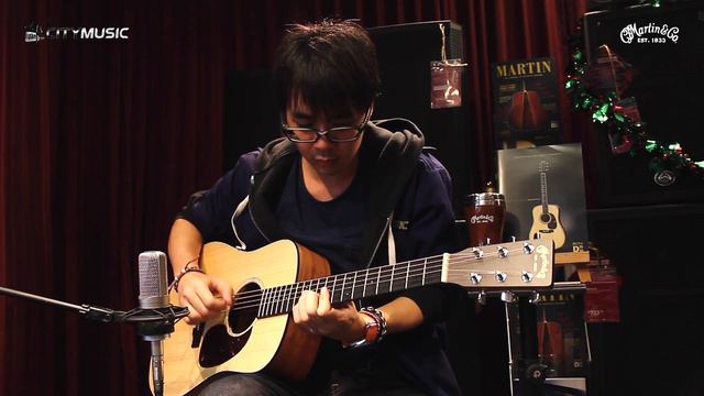 Martin Dreadnought Junior Christmas смотреть онлайн