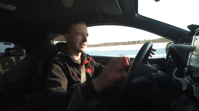 СТАРАЯ ШКОЛА ПРОТИВ НОВОЙ. Toyota GR Yaris и Subaru Impreza GT -- сравнение на гоночной трассе смотреть онлайн