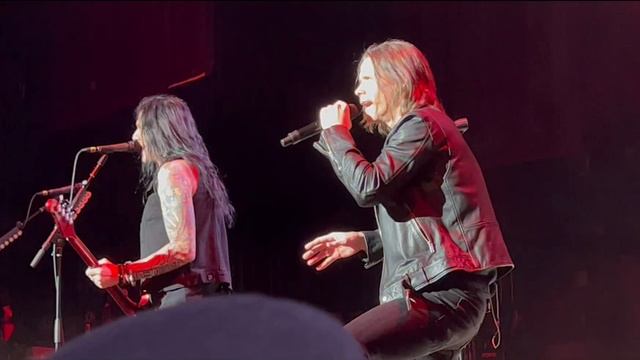 Slash Ft. Miles Kennedy & Conspirators - Live, Phoenix Feb 15, 2022 - The River is Rising смотреть онлайн