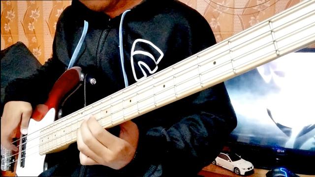 Music : Panorama Panama Town - Rapture ( Bass Cover )