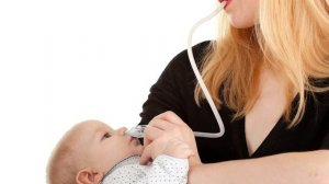 Как правильно почистить нос новорожденному ребенку. Ежедневный уход за ребенком