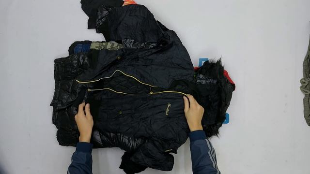 26718 Куртки детские BOY ANORAK 1/2 (extra) 1 пак 20кг 5.95€/кг 40шт