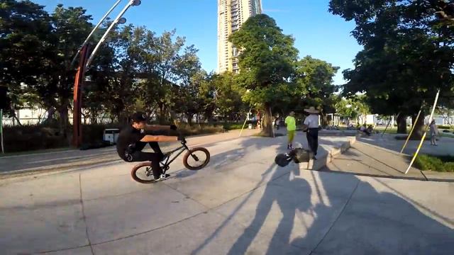 George Melnikov & Mikhail Beloramenskiy– BMX – Shenzhen Hong Kong смотреть онлайн