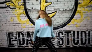 HammAli & Navai - Девочка война.