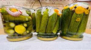 Консервация. Маринованные огурцы с морковью и луком.