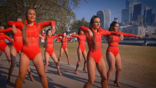 Pura Ladies - London - Bachata Lady Style Show In Front London's Iconic Landmarks