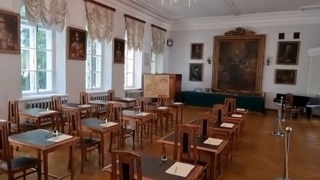 Как сейчас выглядит гимназия, где учился Ленин смотреть онлайн