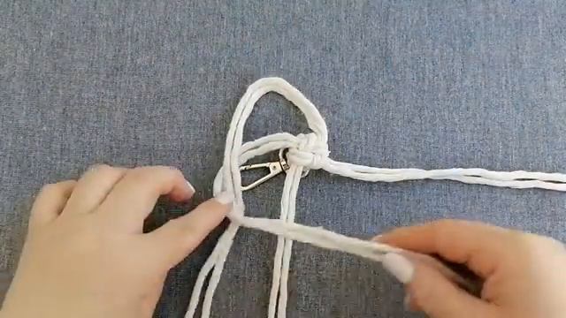 DIY Macrame Tutorial Keyring Брелок для ключей Макраме для начинающих_[360p] смотреть онлайн
