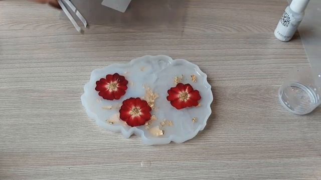 Подставка из эпоксидной смолы с сухоцветами своими руками| DIY Resin art | Resin Tutorial смотреть онлайн