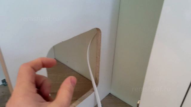 Закрываем вырез в ЛДСП П-образной кромкой ПВХ