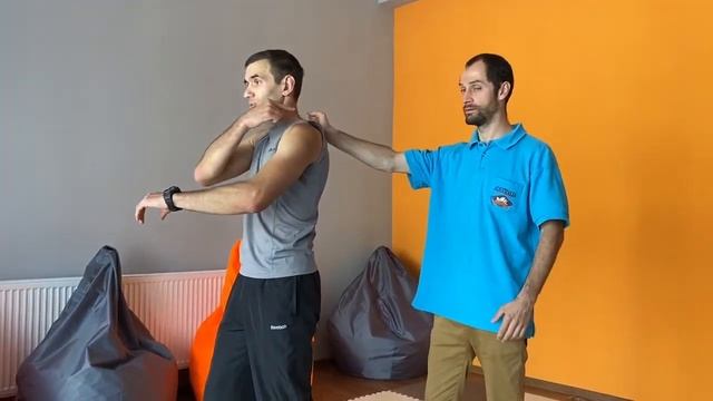 Прием освобождения от захвата за шею сзади смотреть онлайн