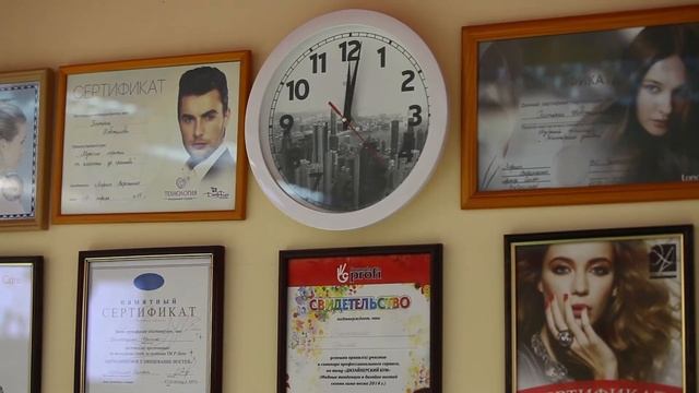 Изнанка жизни парикмахера! Мы в гостях #4 смотреть онлайн