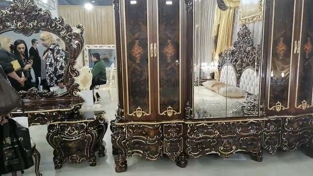 Спальня Барокко Люкс с 6 дверным шкафом Орех глянец Мэри мебель. смотреть онлайн