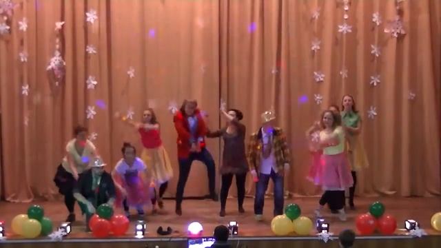 танцевальный номер воспитатели 185 смена смотреть онлайн