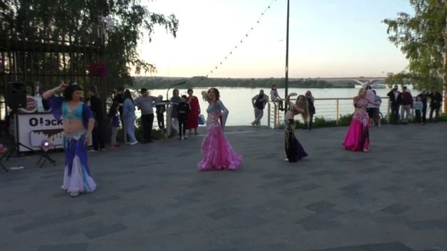 Танцевальный коллективы КАРАВАН и ЭЛЕГАНТНОСТЬ Парк Новые Водники,15 06 19,1 смотреть онлайн